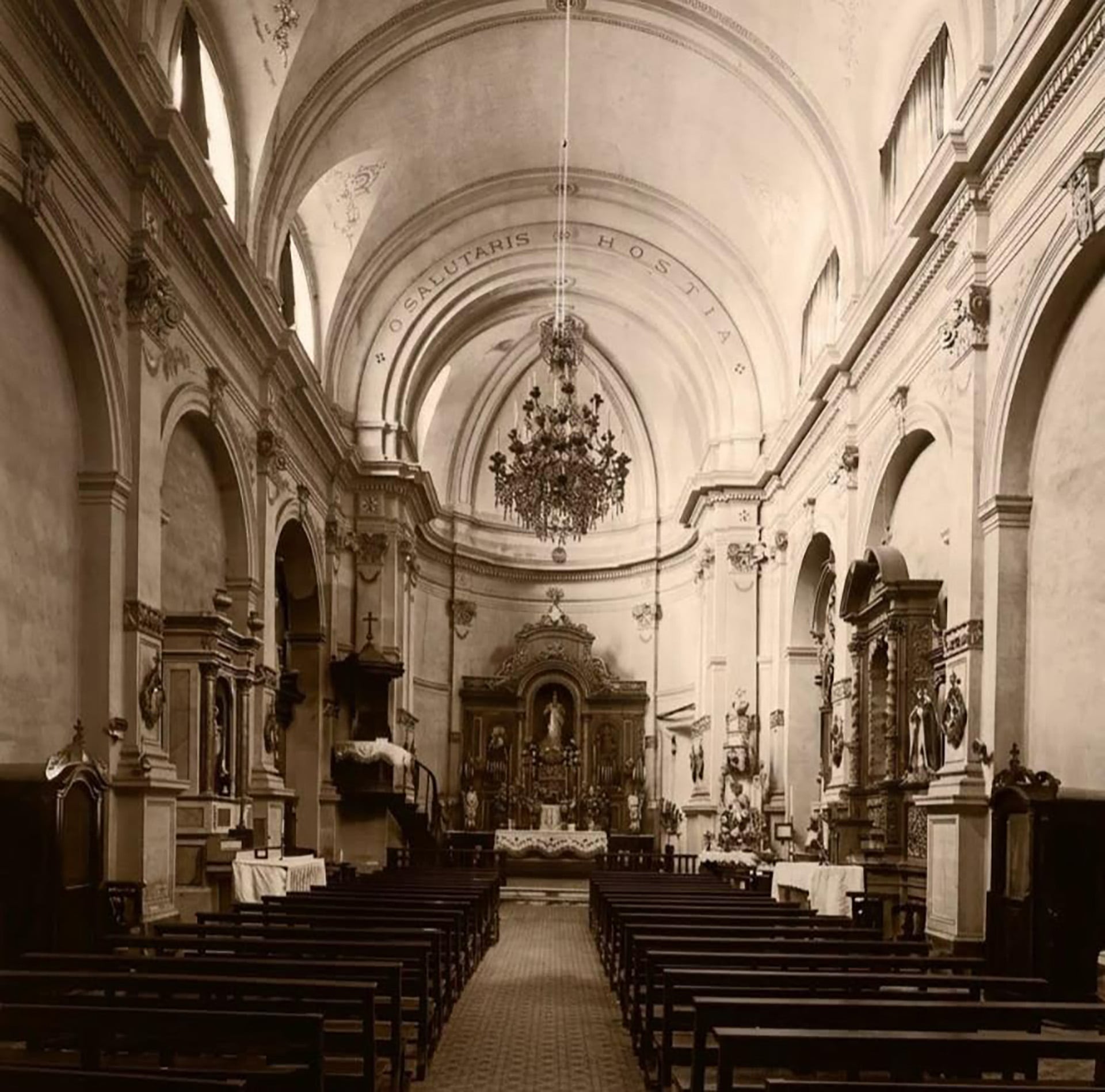 Interior de la Iglesia de San Cayetano desde 1900 hasta 1947 (Gentileza dr. Robira)