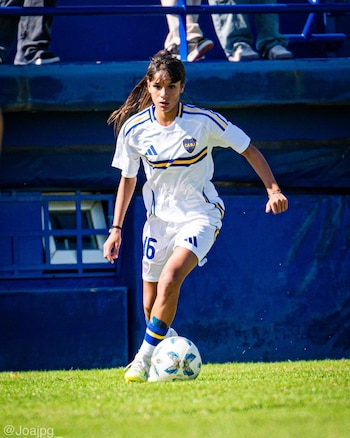 Alma con 16 años compartió su llegada al club Xeneize y su pilar fundamental en su camino