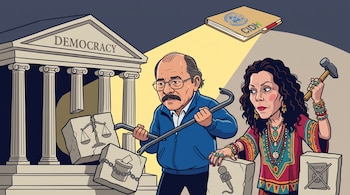 Caricatura de Daniel Ortega y Rosario Murillo que retiran bloques de la base de un templo clásico con la palabra democracia.