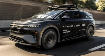 Uber empezará a usar autoseléctricos para tener su propia flota de robotaxis.