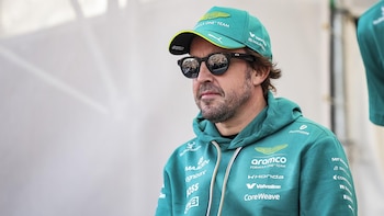 El expiloto de Fórmula 1 Patrese carga contra Fernando Alonso: “Si eres un piloto profesional, conduces y te callas e intentas mejorar el proyecto”