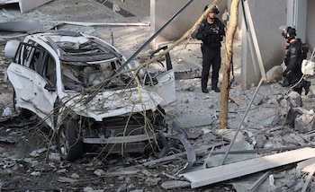 El personal de emergencias permanece