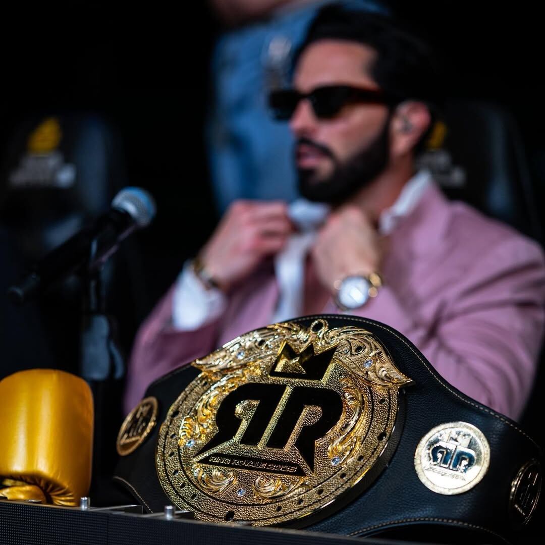 La controversia entre Poncho de Nigris y Adrián Marcelo resurge tras el éxito del evento Ring Royale en la Arena Monterrey.(RS: @ponchodenigris)