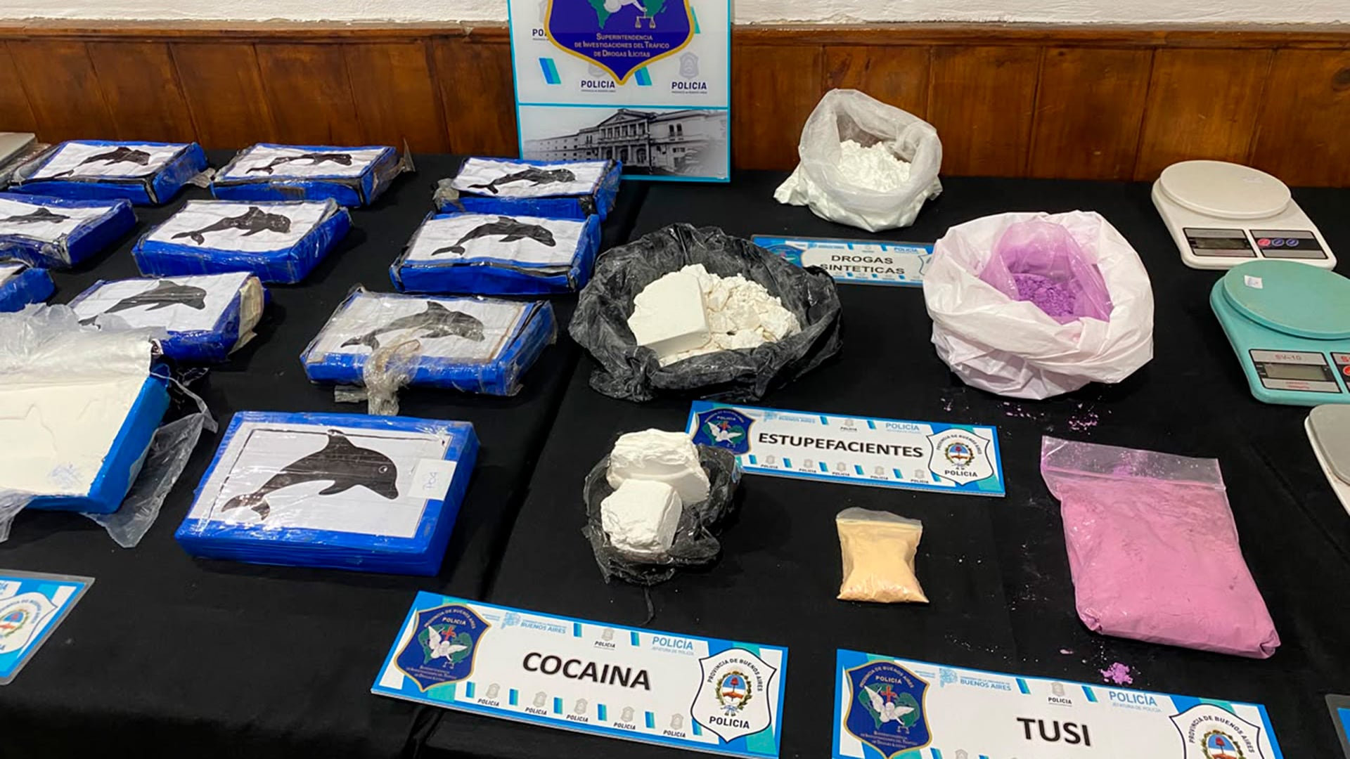 La droga llevaba el sello de un delfín