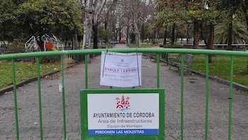 Los parques de Córdoba permanecen