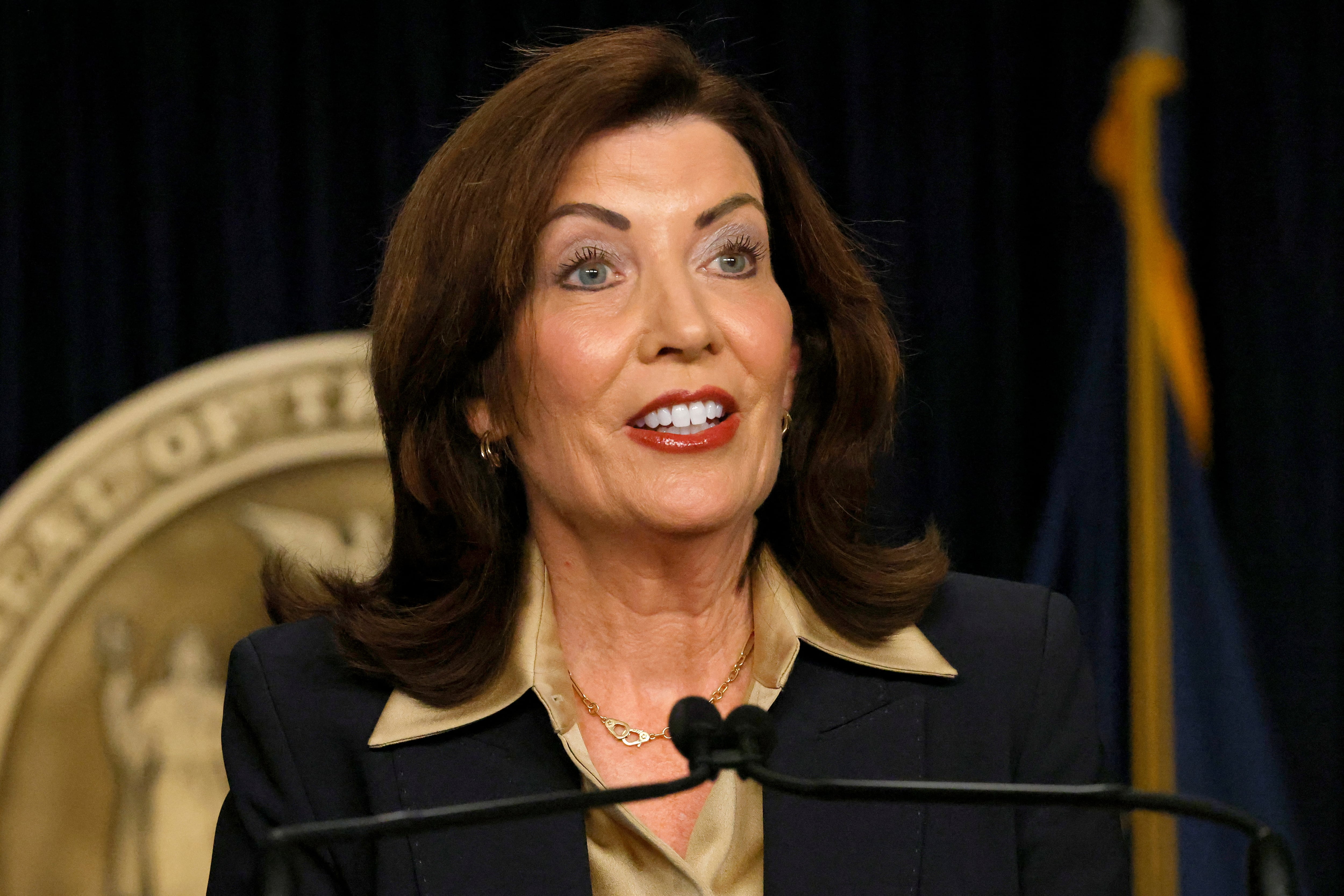 La administración de Kathy Hochul defiende el plan para Broadway con el argumento de que ya generó más de 31.000 contrataciones y ayuda a sostener el empleo y la competitividad de Nueva York (REUTERS/Brendan McDermid)