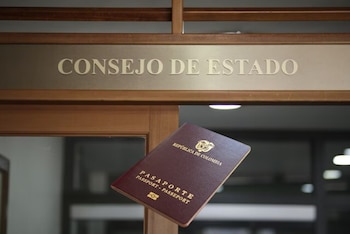 Consejo de Estado estudia si se debe suspender o no el pago de $1,3 billones a Portugal por nuevo modelo de pasaportes de Petro - crédito Colprensa/VisualesIA