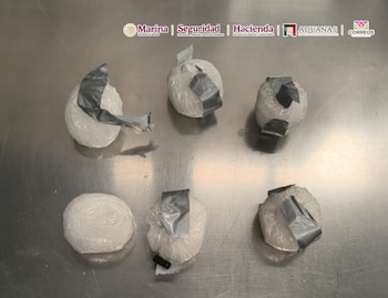 Metanfetamina en paquete de cargadores para controles de videojuegos AICM