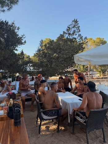 Enzo Fernández y Julián Álvarez comparten las vacaciones