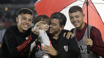 Gallardo con Santino, Benjamín y