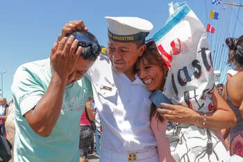 Los guardiamarinas estuvieron durante cinco