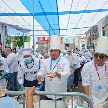 La Dirección Regional de la Producción aportó una tonelada y media de bonito para la preparación. San Andrés Te Informa