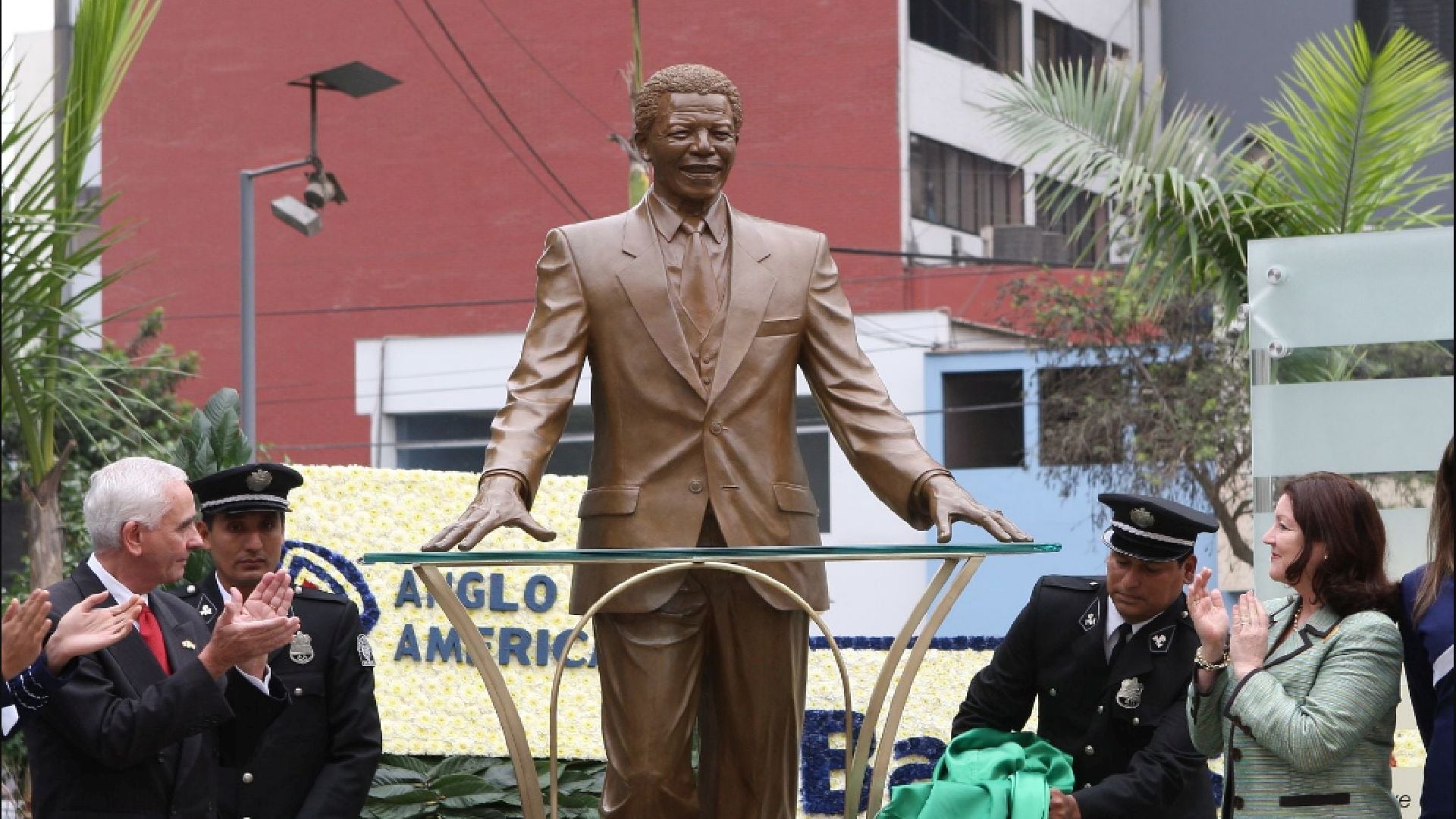 El espíritu de Mandela inspira más que recuerdos. Premios y estándares internacionales sobre derechos humanos amplían su legado, llevándolo del símbolo al marco institucional. (Andina)