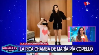Mujer y niña bailando. Fondo azul con estrellas, bandera de Perú. Logo de programa televisivo. Título en pantalla. Recuadro con mujer sonriente en estudio