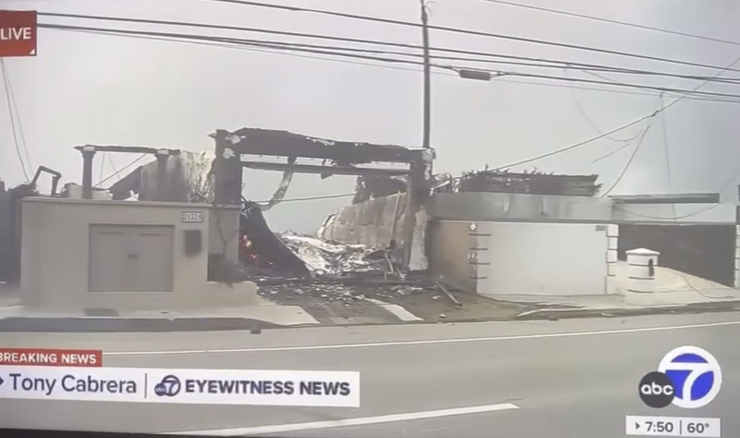 La mansión de Paris Hilton en Malibú fue destruida por los incendios (Captura/ABC7)