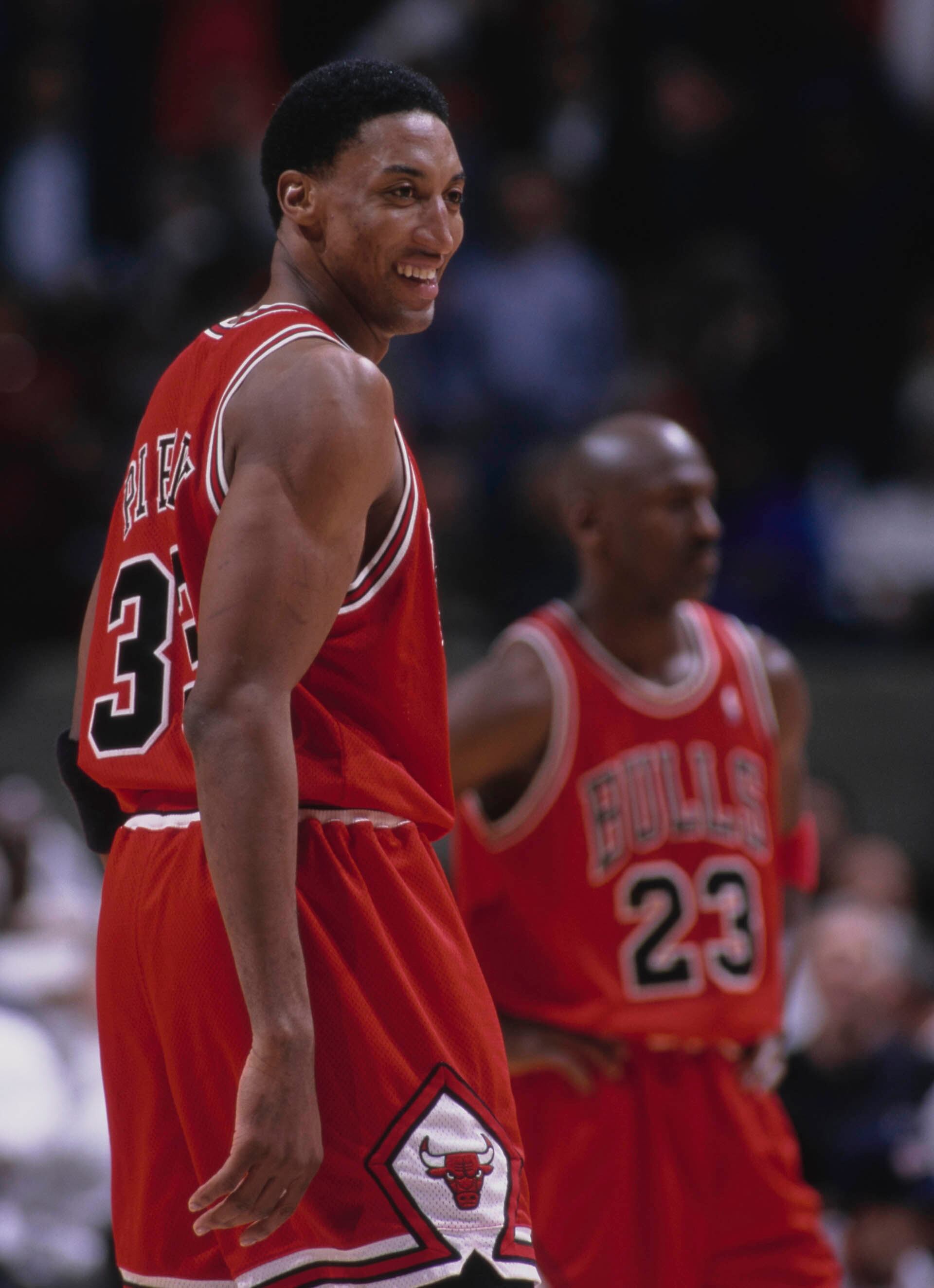 Scottie Pippen es considerado uno de los grandes basquetbolistas de la historia: Seis anillos de la NBA con los Chicago Bulls, 7 NBA All-Stars y Hall of Fame NBA, doble campeón olímpico y miembro del Dream Team (Photo by Jamie Squire/Allsport/Getty Images)