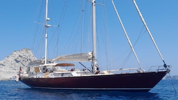 El velero español que se