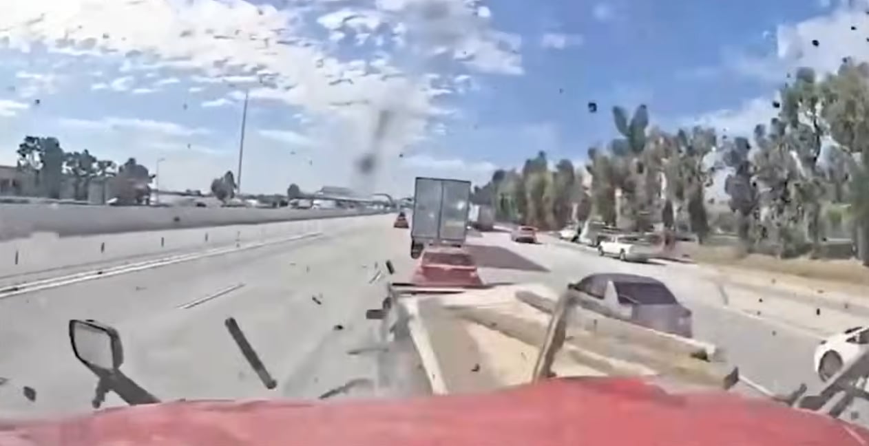 La colisión involucró ocho vehículos y provocó una reacción en cadena que dejó víctimas fatales y heridos (ABC 7 Chicago/KABC)