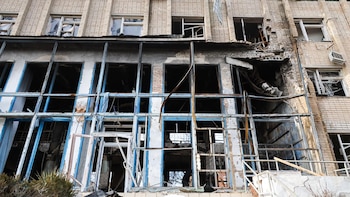 Cinco muertos y once heridos tras ataques rusos en la ciudad de Zaporiyia, Ucrania