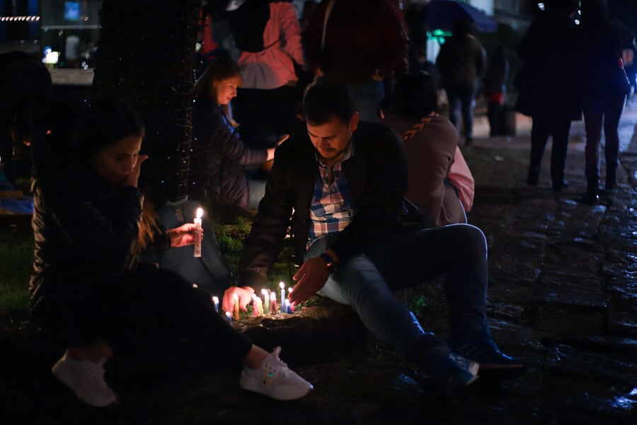 Esta fecha es de celebración y unión entre familias y vecinos, que se unen alrededor de las velas para pedir varios deseos, y cuyo origen es religioso - crédito archivo Álvaro Tavera/Colprensa