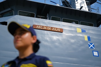 Leonardo suministrará además un sistema de lanzamiento de torpedos con afustes para tres tubos de torpedos livianos al nuevo patrullero - crédito Presidencia