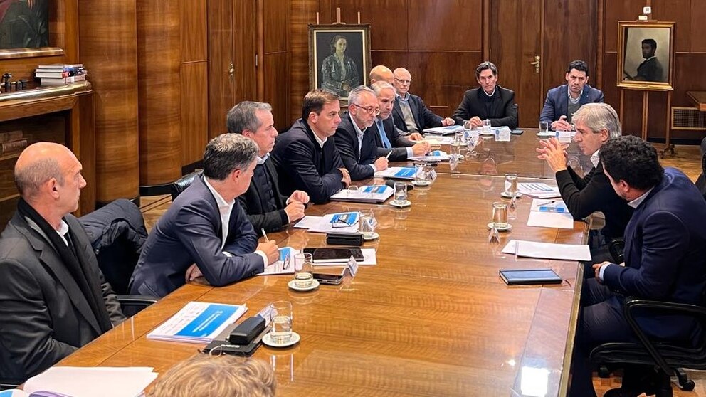 Con señales de reactivación, el Gobierno se ilusiona con llegar a octubre con viento a favor