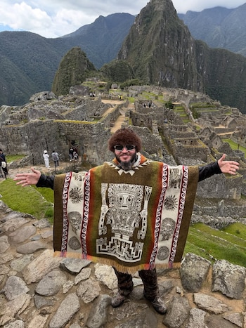 Farruko sorprende con su visita