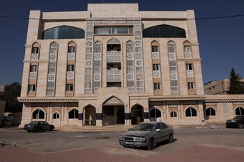 Vista exterior de un hotel