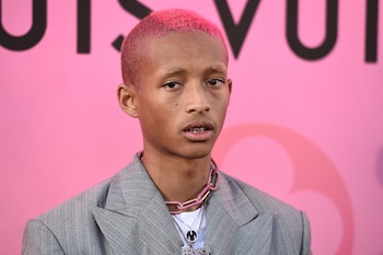 Jaden Smith dijo en GQ que su proceso creativo en la moda reúne influencias de Christian Louboutin, Alexander McQueen, Raf Simons, Vivienne Westwood y Nicolas Ghesquière (Jordan Strauss/Invision/AP)