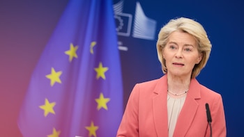 Von der Leyen pide a
