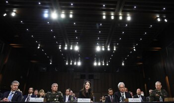 Los funcionarios de inteligencia durante dos días de testimonio ante el Congreso la semana pasada expresaron abiertamente su preocupación por lo que podría hacer Putin (REUTERS/Evelyn Hockstein)