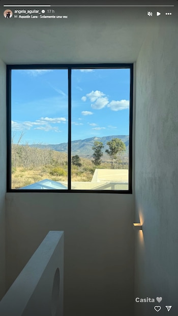 (IG: @angela_aguilar_)