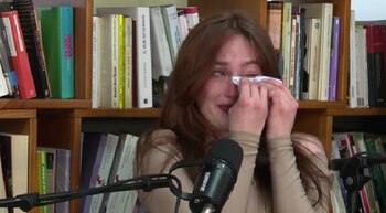 La mujer rompió en llanto