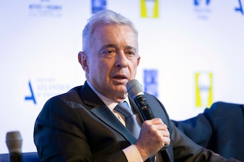 Álvaro Uribe Vélez reiteró su inocencia ante las investigaciones de la Fiscalía General de la Nación por posibles alianzas con paramilitares y su supuesta implicación en masacres - crédito EFE/ Marco Bello