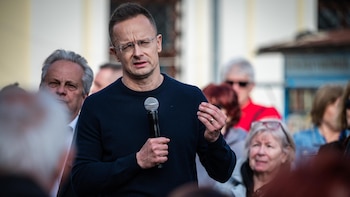 Hungría investiga los lazos de su exministro de Exteriores Péter Szijjarto con Rusia