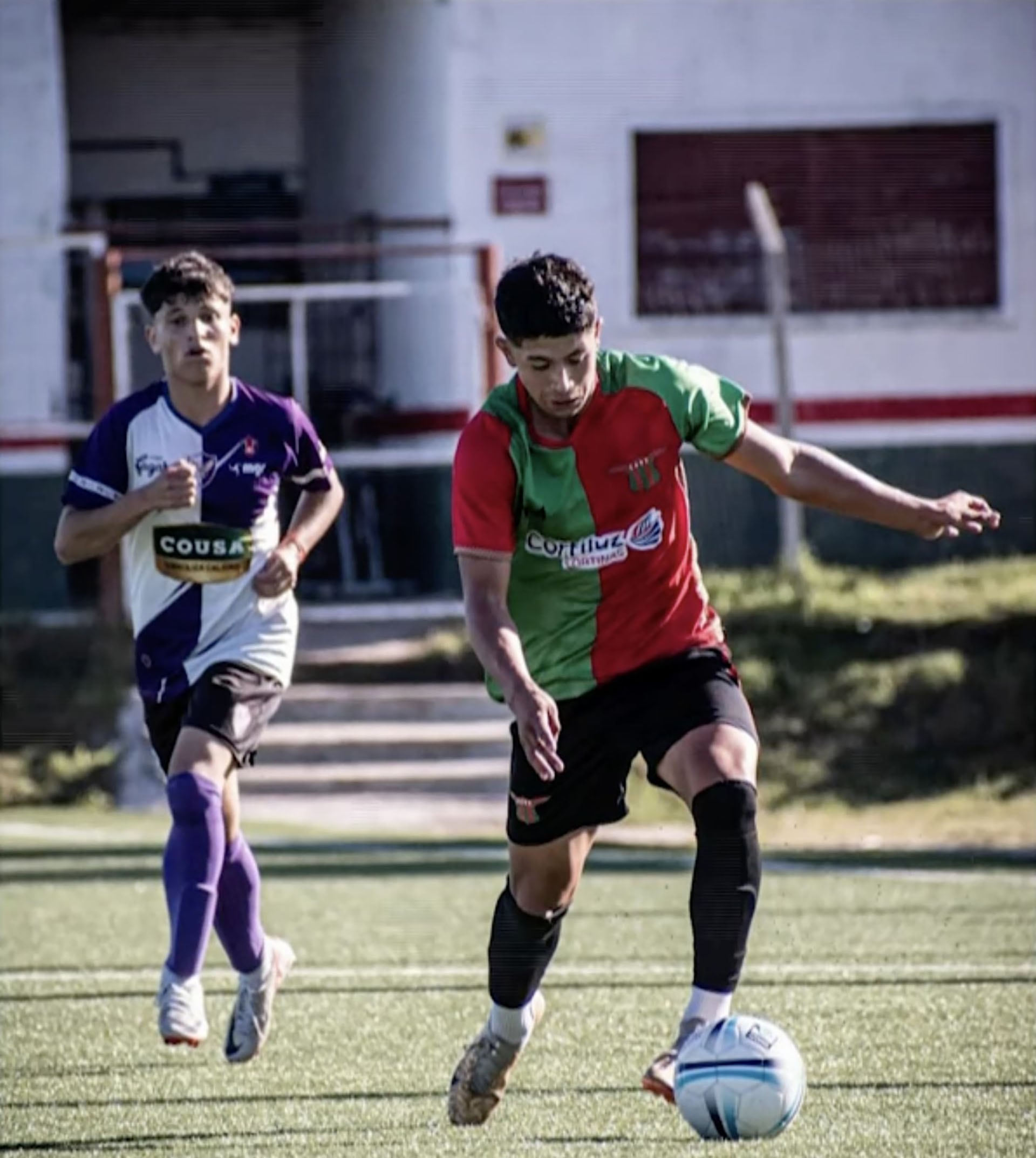Mateo Estigarribia jugaba en la quinta división de Boston River, en Uruguay (Captura Telenoche/Canal 4)