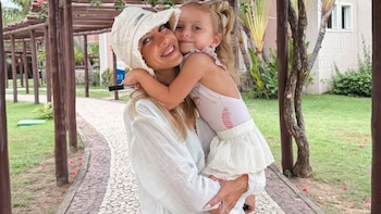 Cande Ruggeri y su hija Vita relataron el accidente doméstico que tuvo la nena: “Tres puntos”