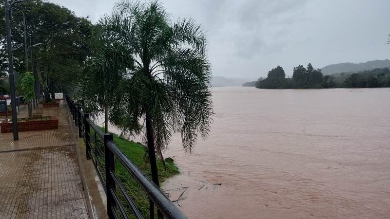 Continúa la alerta en Corrientes por las importantes crecidas del río Uruguay (Foto: El Libertador)