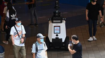 El robot Xavier patrulla un