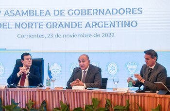 Juan Manzur comparte con el