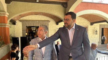 Barbón reivindica su viaje a México ante López (Vox) que le acusa de "miserable" y de "escapar de Asturias"