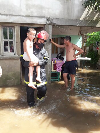Entre los evacuados había 180