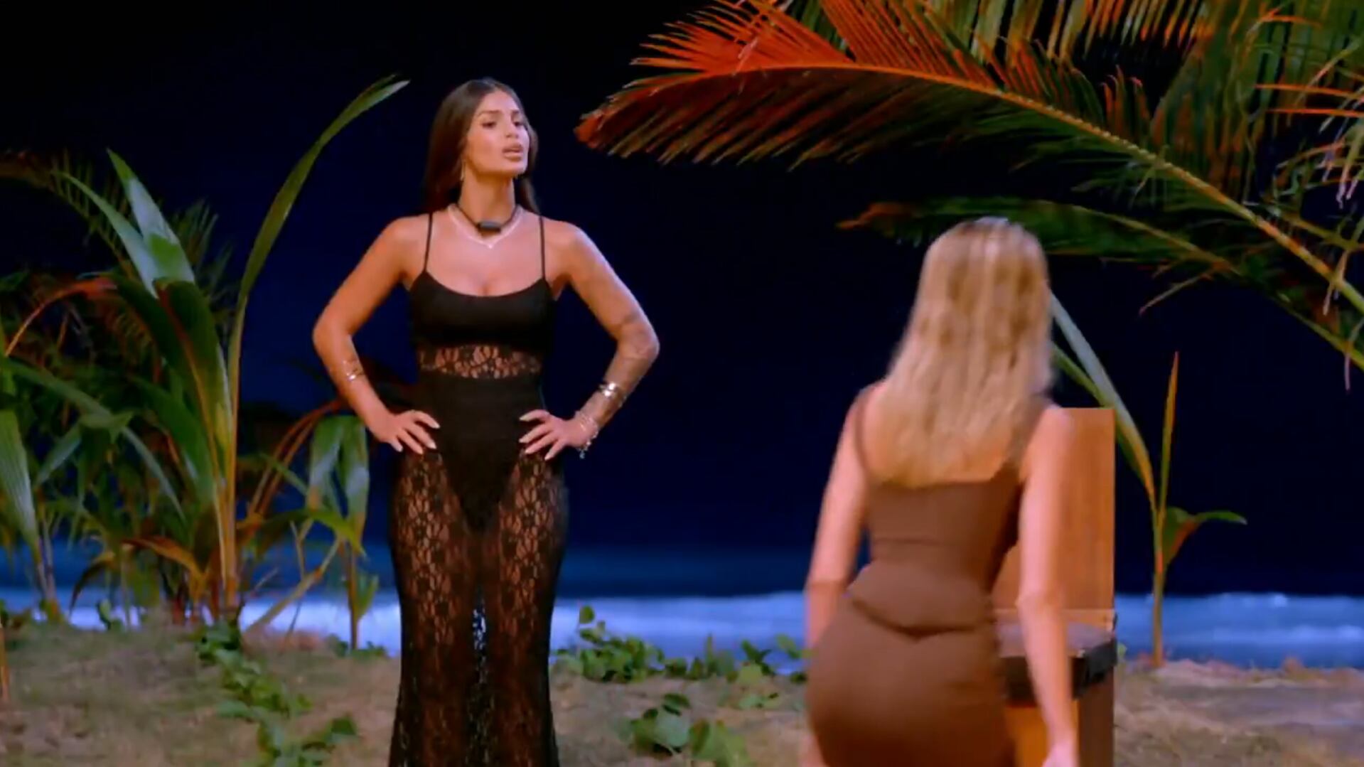 Cristina y Almudena se enfrentan en 'La isla de las Tentaciones' (Mediaset)