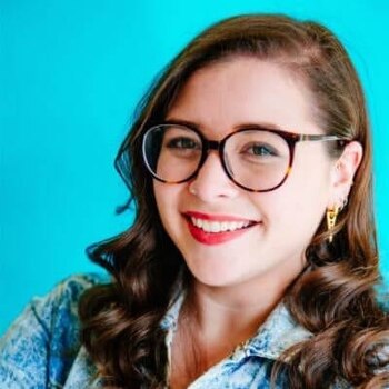 Casey McQuiston (booksparks.com)