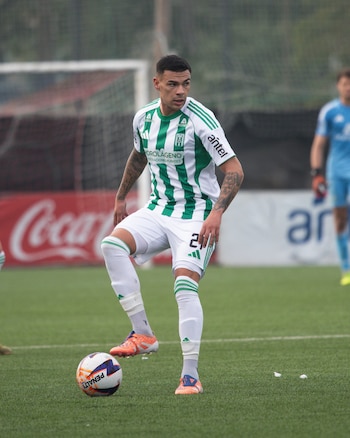 El último partido de Agustín Álvarez Wallace en Racing de Montevideo fue el 6 de junio en el empate de visita 1-1 con Central Español. - créditos: Racing Club de Montevideo