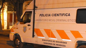 Feroz raid criminal en Mendoza: asesinó a cuchilladas a un hombre y luego incendió la vivienda de su expareja