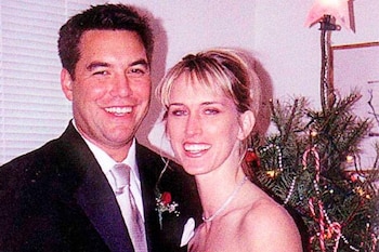 Scott Peterson junto a su