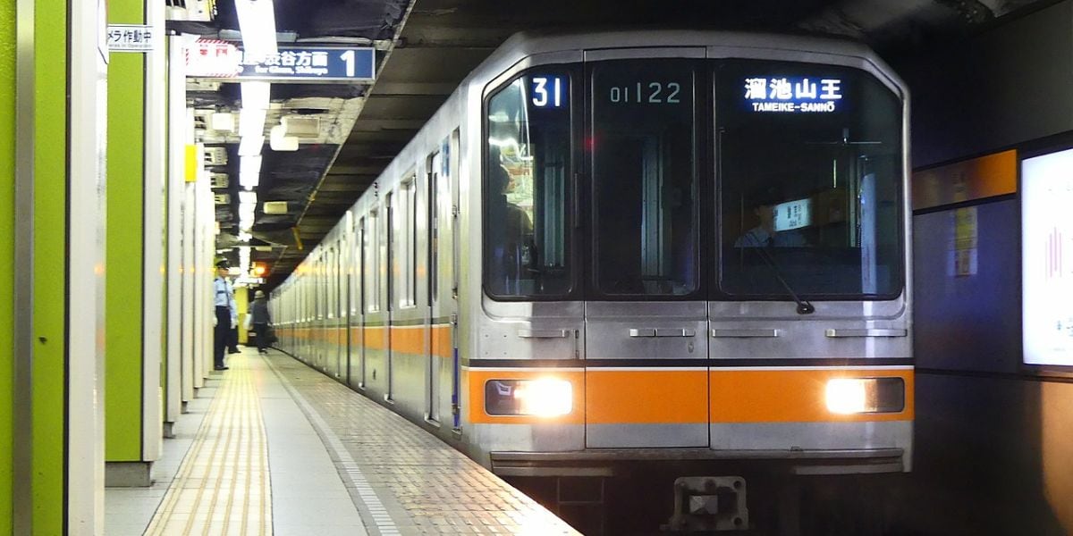 Puntualidad, limpieza y una cultura de respeto: así es el Metro de Tokio, el más antiguo de Asia