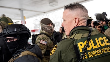 Agentes del ICE matan a