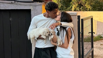Lamine Yamal e Inés García dan un paso más en su relación y amplían la familia con dos cachorros